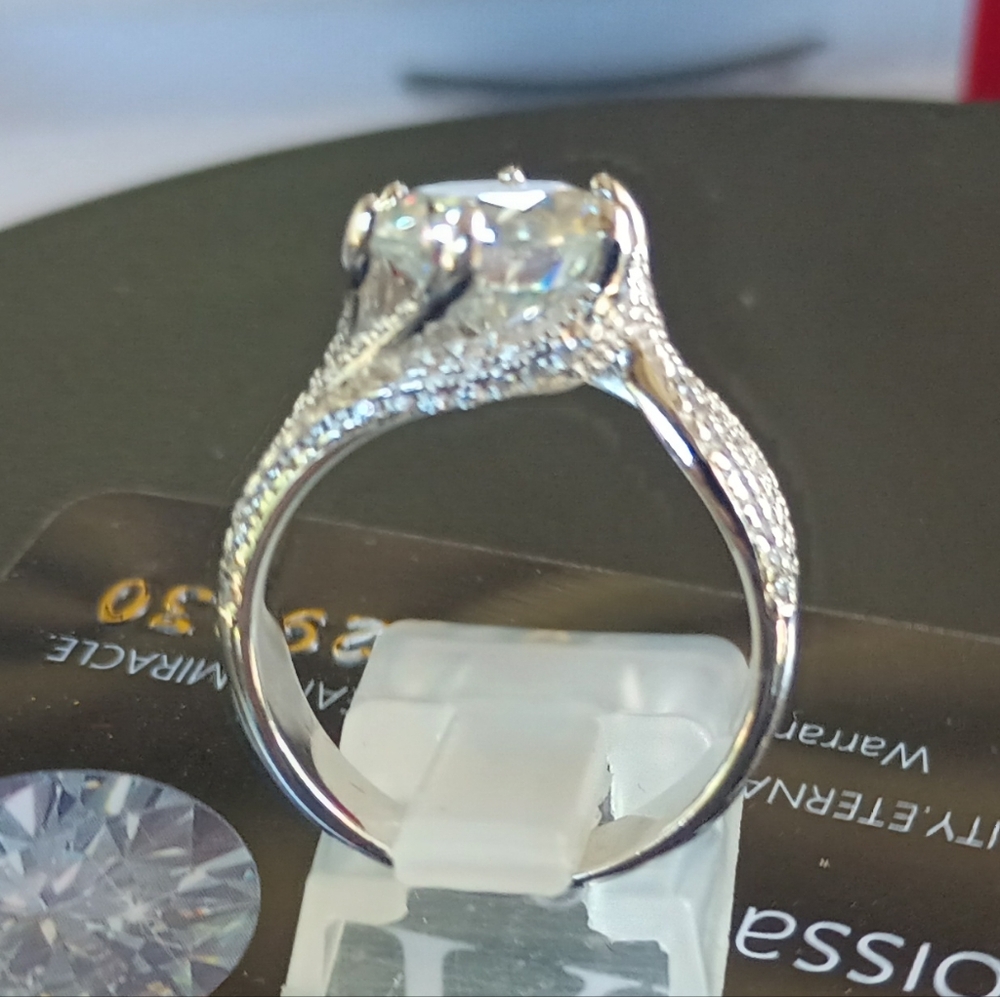 3ct. Moissanite Diamond Twisted Ring